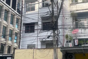 3 Bedroom Townhouse for Sale or Rent in Hua Mak, Bangkok near MRT Yaek Lam Sali