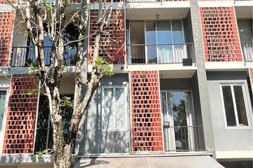 3 Bedroom Townhouse for sale in Khan Na Yao, Bangkok near MRT Nopparat