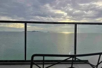 2 Bedroom Condo for sale in Zire Wongamat, Na Kluea, Chonburi