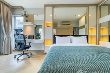 2 Bedroom Condo for sale in Hive Taksin, Khlong Ton Sai, Bangkok near BTS Wongwian Yai