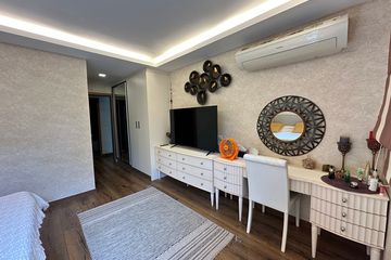2 Bedroom Condo for sale in Club Royal, Na Kluea, Chonburi