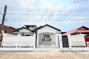 3 Bedroom House for sale in Na Kluea, Chonburi