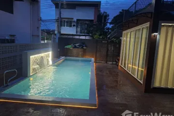 8 Bedroom House for sale in Lat Phrao, Bangkok