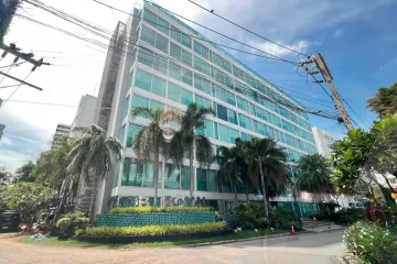 3 Bedroom Condo for sale in Na Kluea, Chonburi