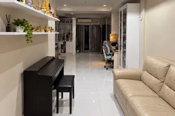 1 Bedroom Townhouse for sale in Bang Khlo, Bangkok