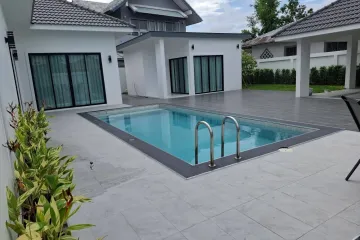 4 Bedroom Villa for rent in Na Kluea, Chonburi