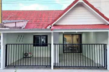 2 Bedroom Townhouse for sale in Nong Prue, Chonburi