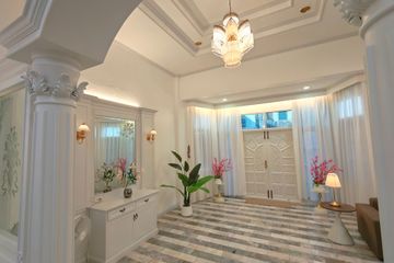 7 Bedroom Townhouse for Sale or Rent in Bang Phong Pang, Bangkok