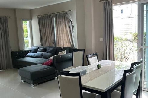 3 Bedroom House for rent in Hua Mak, Bangkok