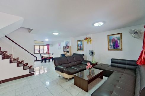 4 Bedroom Townhouse for sale in Bang Chak, Bangkok near BTS Punnawithi