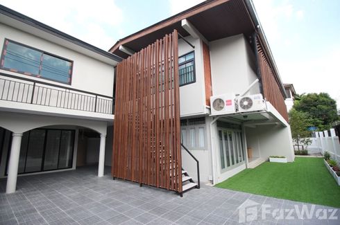 6 Bedroom House for rent in Chan Kasem, Bangkok near MRT Phawana