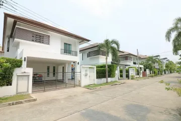 3 Bedroom House for sale in Nirvana Beyond Lite Rama 9, Saphan Sung, Bangkok near Airport Rail Link Ban Thap Chang