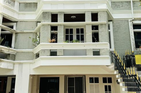 4 Bedroom Townhouse for rent in Moo Baan Chicha Castle, Khlong Toei Nuea, Bangkok near MRT Phetchaburi