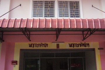 3 Bedroom Townhouse for rent in Tha Kham, Bangkok