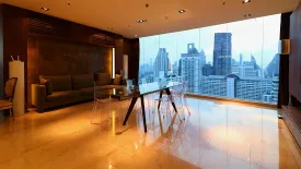 4 Bedroom Condo for sale in Khlong Toei Nuea, Bangkok near MRT Sukhumvit