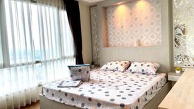 2 Bedroom Condo for sale in Thru Thonglor, Bang Kapi, Bangkok near MRT Phetchaburi