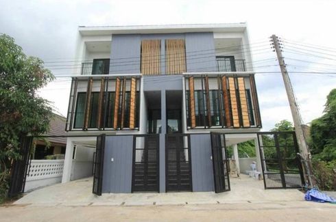 3 Bedroom House for sale in Chang Khlan, Chiang Mai