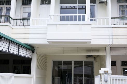 3 Bedroom Townhouse for sale in Khlong Chan, Bangkok