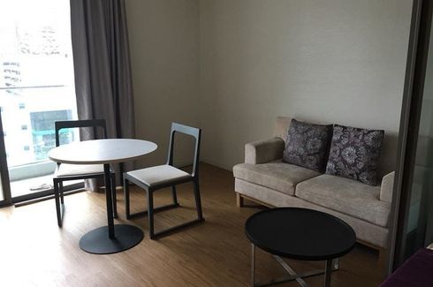 1 Bedroom Condo for rent in Siamese Surawong, Si Phraya, Bangkok near MRT Sam Yan