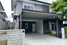 4 Bedroom House for sale in Centro Bangna-Wongwaen, Dokmai, Bangkok
