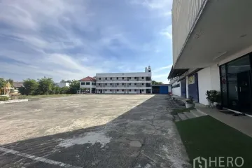 Warehouse / Factory for rent in Sam Wa Tawan Tok, Bangkok
