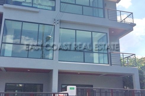 3 Bedroom House for sale in Na Kluea, Chonburi