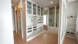 1 Bedroom Condo for rent in Nusasiri Grand, Phra Khanong, Bangkok near BTS Ekkamai