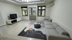 5 Bedroom Townhouse for sale in Moo Baan Chicha Castle, Khlong Toei Nuea, Bangkok near MRT Phetchaburi