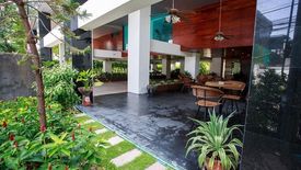 3 Bedroom Condo for sale in Baan Sathorn Condo, Khlong Toei Nuea, Bangkok near MRT Phetchaburi