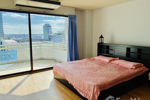 Condo for rent in Bangna Complex, Bang Na, Bangkok near MRT Si Iam