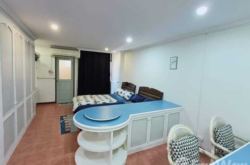1 Bedroom Condo for rent in Chokchai Ruammit, Chom Phon, Bangkok near MRT Ratchadaphisek