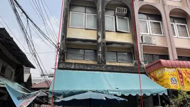 3 Bedroom Townhouse for sale in Bang Rak, Bangkok near BTS Charoen Nakhon