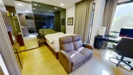 1 Bedroom Condo for sale in Si Phraya, Bangkok near MRT Sam Yan