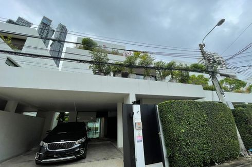 4 Bedroom House for rent in Khlong Toei, Bangkok