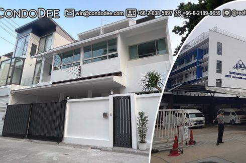 4 Bedroom Townhouse for sale in Khlong Toei Nuea, Bangkok near Airport Rail Link Makkasan