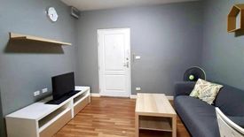 1 Bedroom Condo for rent in Sam Sen Nok, Bangkok