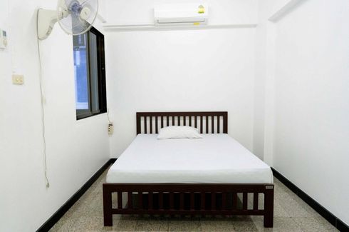 1 Bedroom Condo for rent in Ruenrudee Condominium, Khlong Toei Nuea, Bangkok near BTS Ploen Chit
