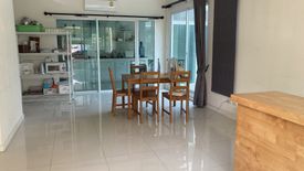 3 Bedroom Townhouse for sale in Patio Pattanakarn, Suan Luang, Bangkok