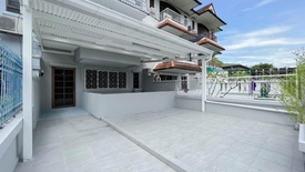 5 Bedroom Townhouse for rent in Khlong Tan Nuea, Bangkok