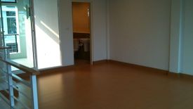 3 Bedroom Townhouse for sale in Bang Chak, Bangkok