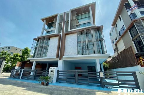 Townhouse for sale in Chong Nonsi, Bangkok