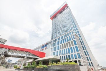 Office for rent in Bhiraj Tower at Bitec, Bang Na, Bangkok near BTS Bang Na