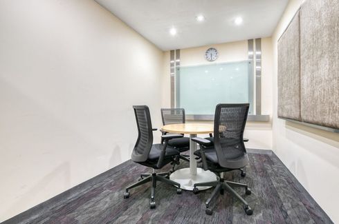Office for rent in Interchange 21, Khlong Toei Nuea, Bangkok near BTS Asoke