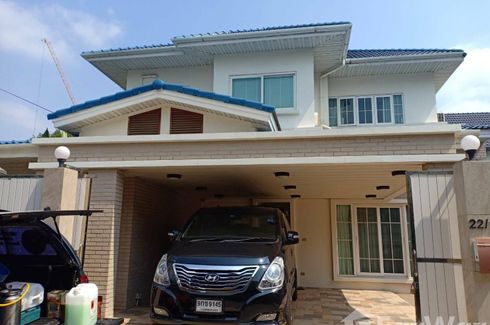 4 Bedroom House for sale in Thanon Nakhon Chai Si, Bangkok