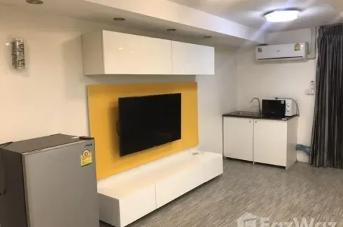 1 Bedroom Condo for rent in Family Town, Sam Sen Nai, Bangkok near BTS Saphan Kwai