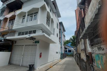 2 Bedroom Townhouse for rent in Khlong Toei, Bangkok
