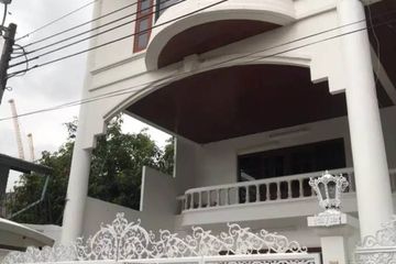 5 Bedroom House for rent in Khlong Tan Nuea, Bangkok