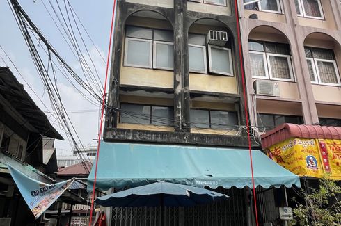 3 Bedroom Townhouse for sale in Bang Rak, Bangkok near BTS Charoen Nakhon