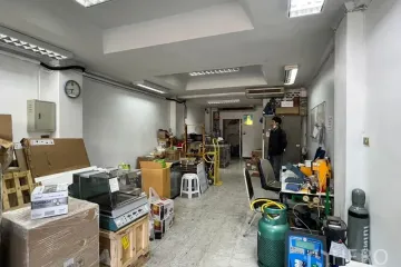 Commercial for rent in Khlong Tan Nuea, Bangkok