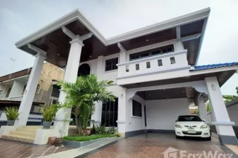 8 Bedroom House for rent in Saranchit 4, Bang Chak, Bangkok